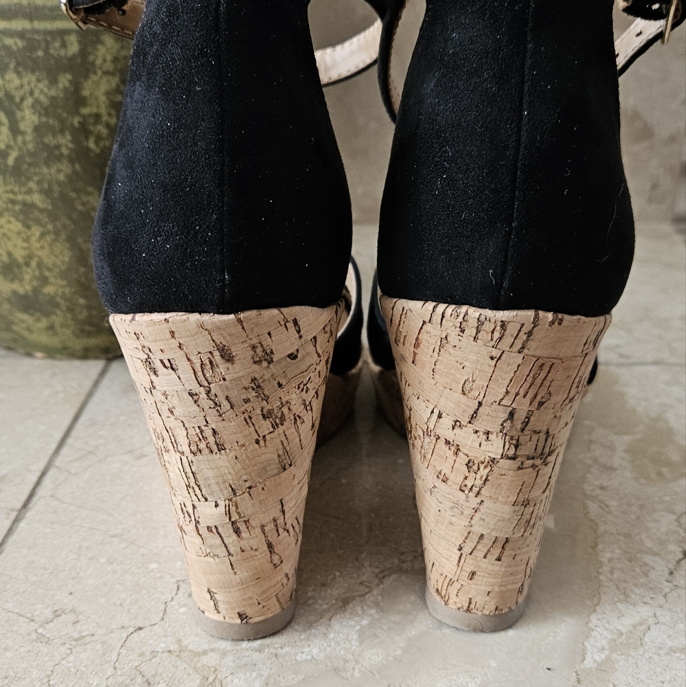 Material Girl Wedge - Picture 3 of 9